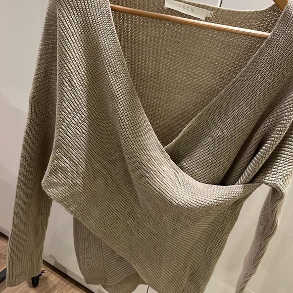 ASTR The Label - Knit Sweater - Picture 3 of 4